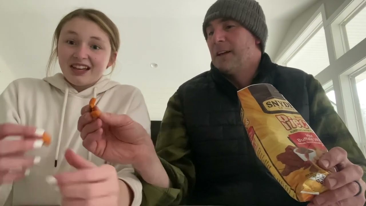 Snack review- Snyders pretzels pieces Hot Buffalo Wing