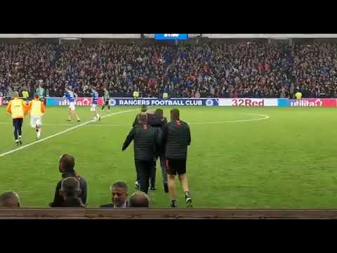 Steven Gerrard celebration (Glasgow Rangers v Legia Warsaw ...