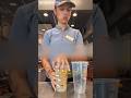 この女の子はマクドナルドをクビになり、ドリンクの詐欺を暴露することにしました。