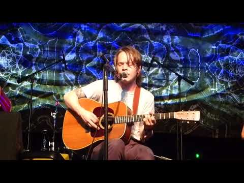 Billy Strings "Tom Dooley"  Doc Watson Set