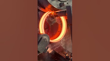 Inside the forging factory Forging a Horseshoe—Simple, Satisfying, Stress-Free #forging #machine