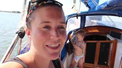 Running Aground!! - Lazy Gecko VLOG 27