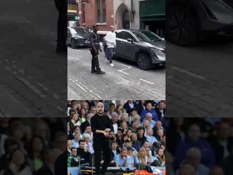 Was Pep Guardiola mit diesem Polizisten bespricht #shorts
