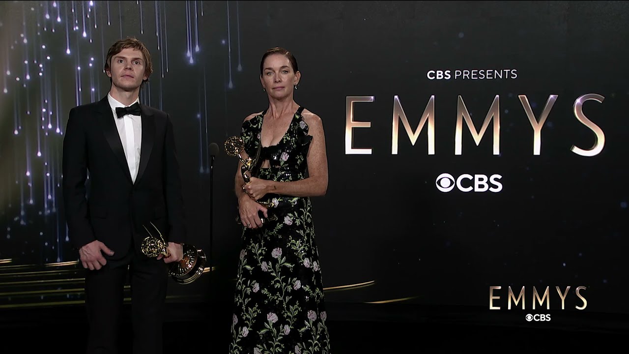 Emmys 2021 - Evan Peters and Julianne Nicholson Backstage | Screenslam
