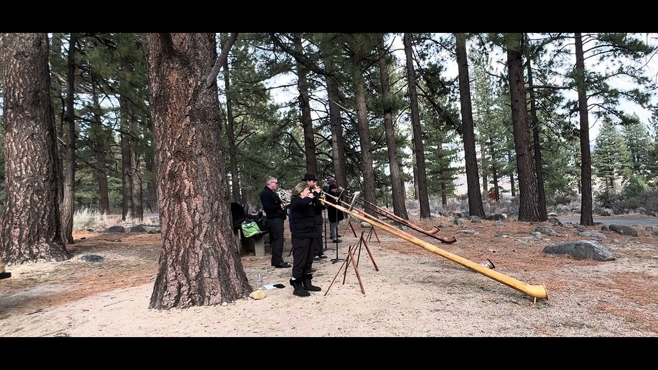 Deck The Halls on Swiss Alphorns & French Horns