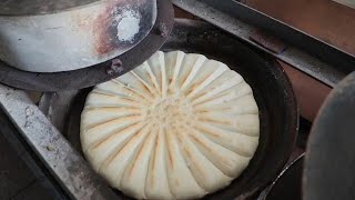 1.3斤的大锅盔，没盐没椒，4元一个真不赖 #锅盔  @抖音小助手