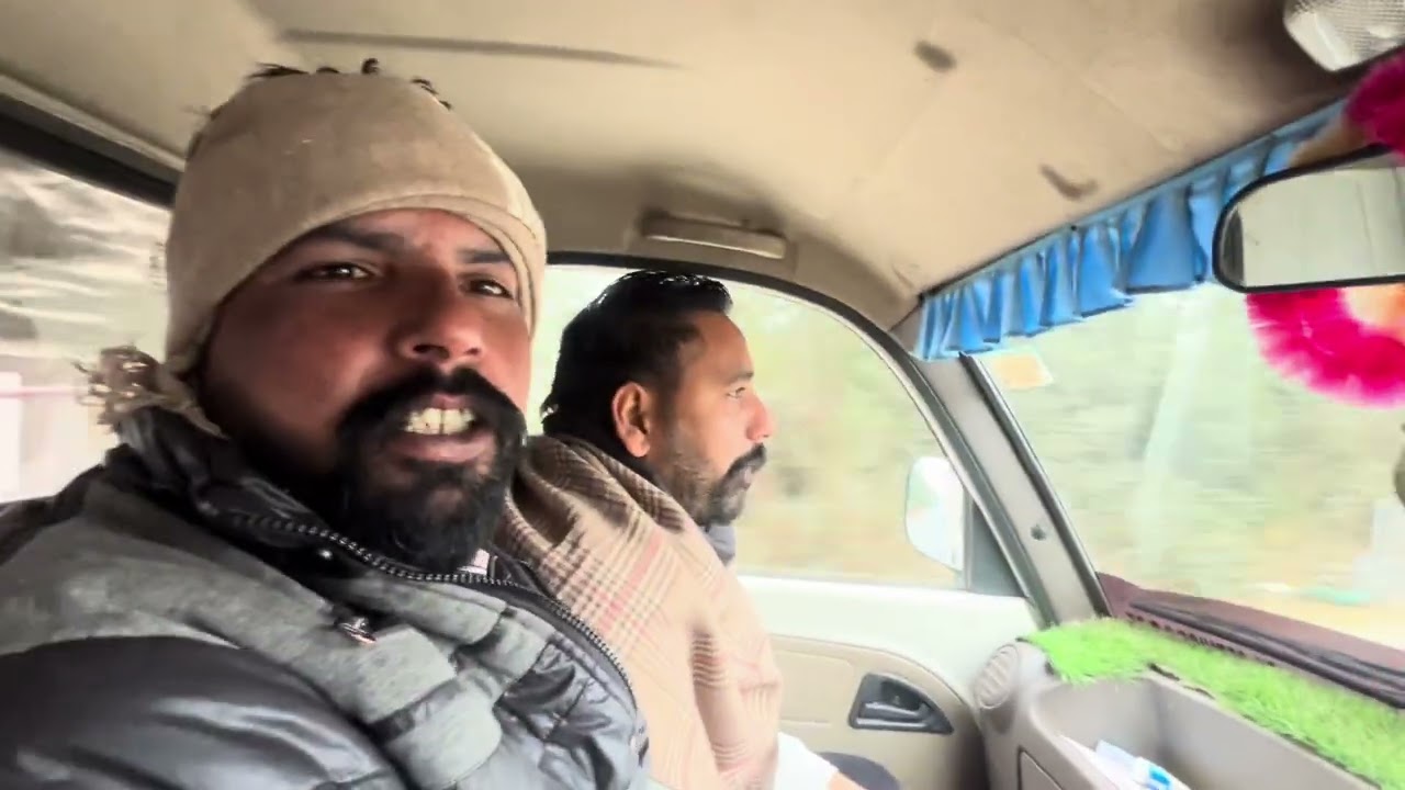 Ajj la k aia flex board 🙏🏻thand bhut c Ajj upro tala rha gya bhuka 😒