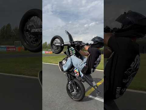 Reverse hand rev