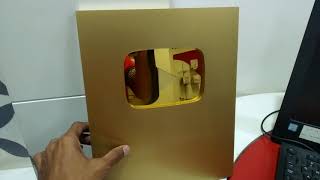 Gold playbutton skotlet dan akrilik