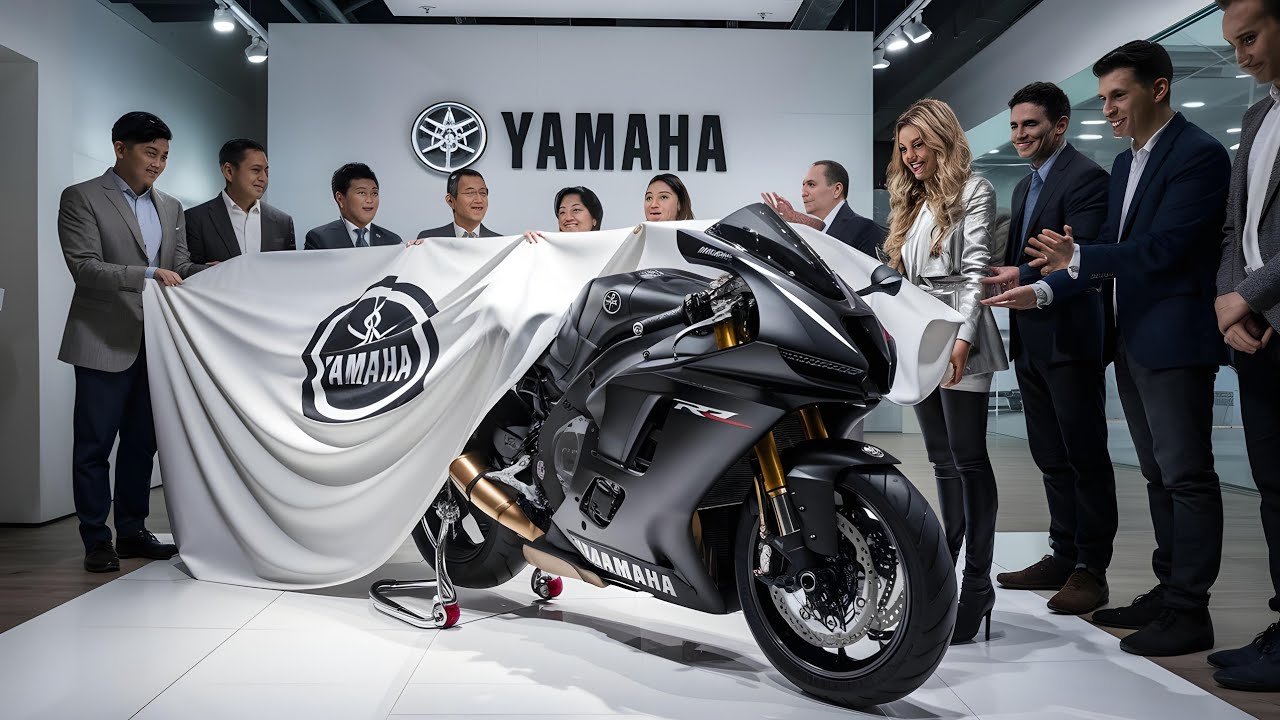New 2025 Yamaha R1 Full Walkaround – Superbike Perfection? - YouTube
