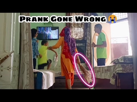 Broken TV Prank on Mom gone Wrong 😭 | Vlog 101 - YouTube