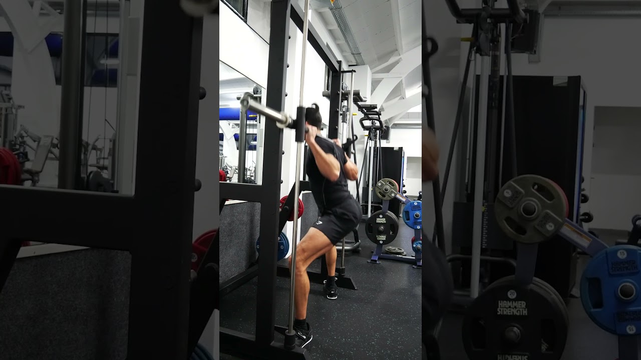 Sumo Squat Smith Machine