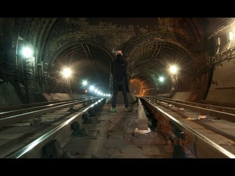 Film backdrop image for Ghost Station - visiting an eerie Waterloo Station (2008)