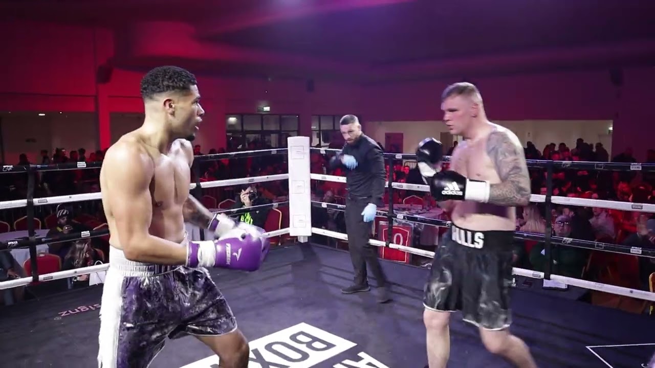 Kane Young vs Reece Hulls