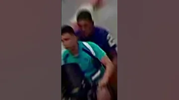 فيديو صادم لكاميرا مراقبة لصان على دراجة نارية يخطفان حقيبة فتاة ويسحلانها لاكثر من 10 أمتار 