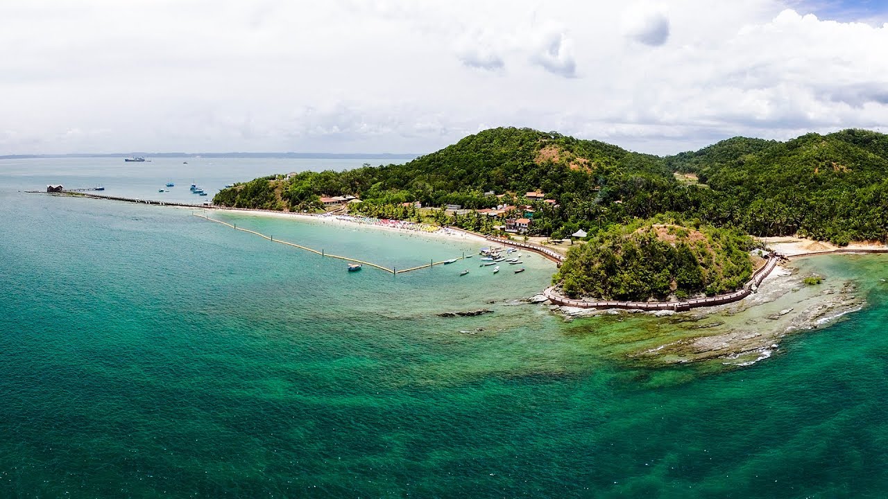 Um Drone na Ilha dos Frades, Ponta de Nossa Senhora de Guadalupe, Salvador, Bahia, Brasil