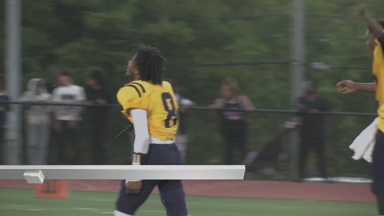 Fowlerville hangs on to beat Lansing Eastern 22-8