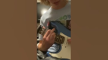 Cool Midwest Emo/Math Rock riff