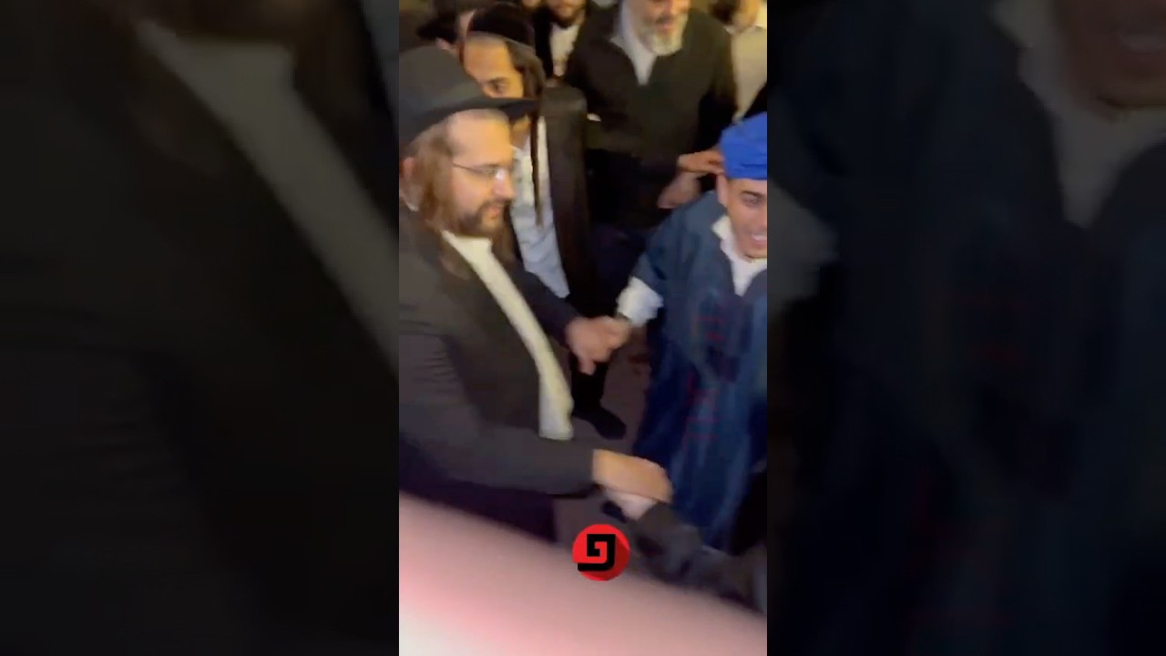 הגאון הינוקא בריקודים לאחר קריאת המגילה
