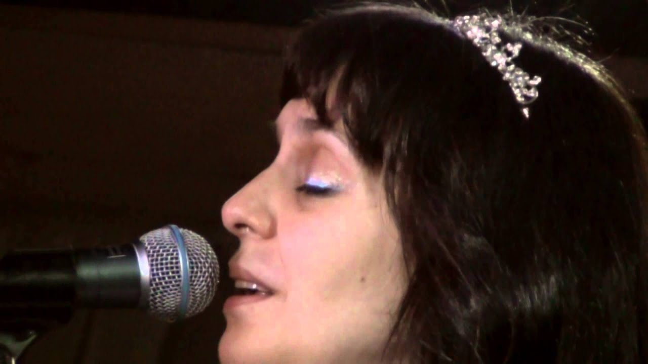 Юлия Клаузер "Серый кот c зелеными глазами"