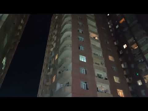 Землетрясение в Баку. Люди на улице.Bakida zərzələ. 04.07.2023