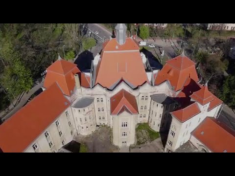 Video: Este Școala Catolică strictă?