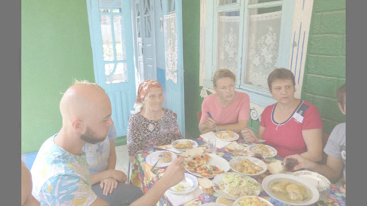 Masa plina si bogata ca la  noastra mama soacra cu nepoti si nemureli