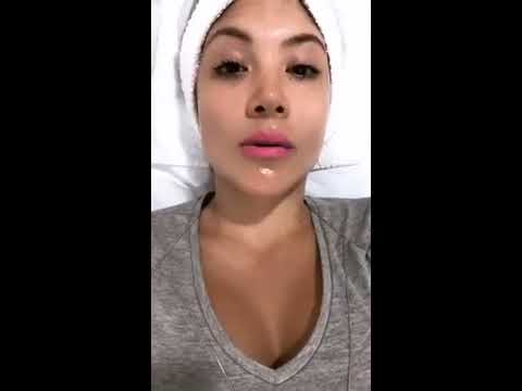 Claudia Serpa en el Spa mostrando sus tips de belleza