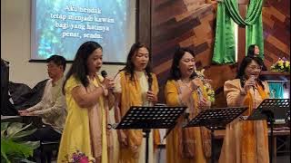 Aku Hendak Tetap Berhati Tulus (NKB 193) by Alexandra, Joice, Medi, Ria & Pianis Yohanes DH