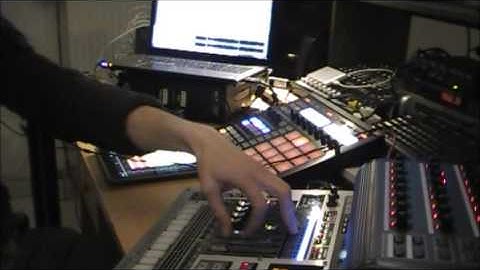 Live Techno : Ableton + Maschine + Roland MC808 + BCR2000 + iPad