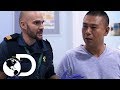 ¡Solo me detuviste porque soy chino! | Control de fronteras: España | Discovery Latinoamérica