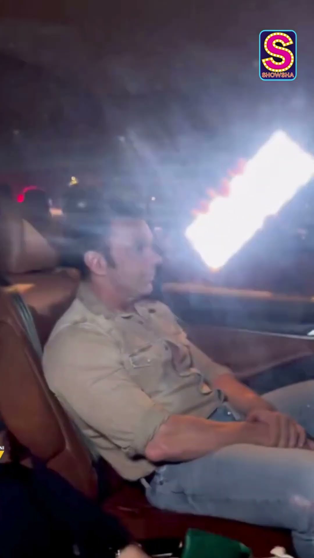 Brother Arbaaz Khan \u0026 Sohail Khan Arrive At Arpita Khan Sharma's Residence For Salman Khan Birthday