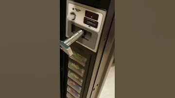 Repairing a vending machine locking mechanism