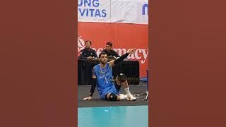 GOKIL BIKIN NGAKAK ARMIN DI PINGGIR LAPANGAN