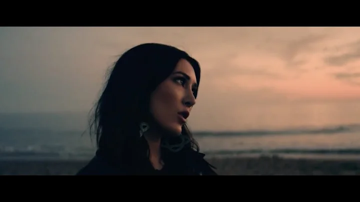 Aubrie Sellers - A Thousand Miles From Nowhere (Dw...