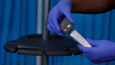 Insighters® iS-PF2 Workstation Video Laryngoscope System - Connecting the Handle to the Screen (2)