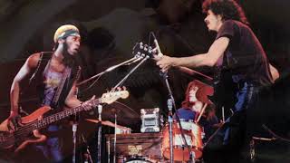 Santana Europa (Earths Cry Heavens Smile) (1976)
Europa (Earths Cry Heavens Smile) is an instrumental from the Santana album Amigos, written by Carlos Santana and Tom Coster. It is one of Santanas most popular compositions and it reached the top in the Spanish Singles Chart in July 1976. Santana Europa (Earths Cry Heavens Smile) (1976)