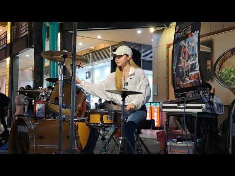 李侑真4/1（四） 街演《I'm Not Cool-HyunA》