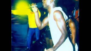 Les Anges De Petit Pays - Jom