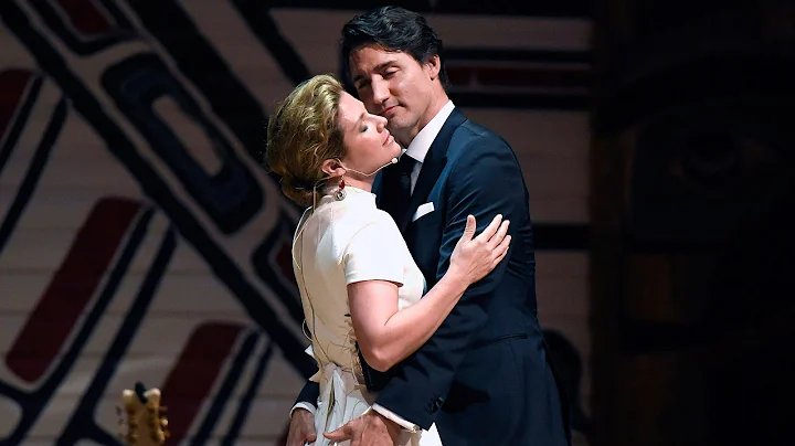 PM Trudeau and wife Sophie let loose at Press Gall...
