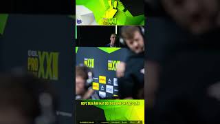 ROPZ trong giờ thi đấu vẫn lặng lẽ dõi theo các anh Faze Clan