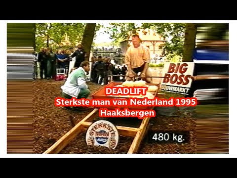 Onderdeel DEADLIFT bij Sterkste man van Nederland 1995 te Haaksbergen.Berend Veneberg.