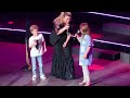 Kelly clarkson  heatbeat song with her kids 08192023  bakkt theater las vegas nv