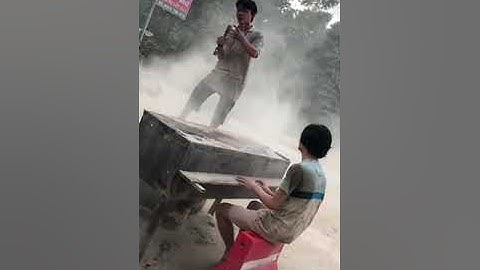 Idol Tiktok Phú Thọ biến xưởng sửa xe thành studio triệu view