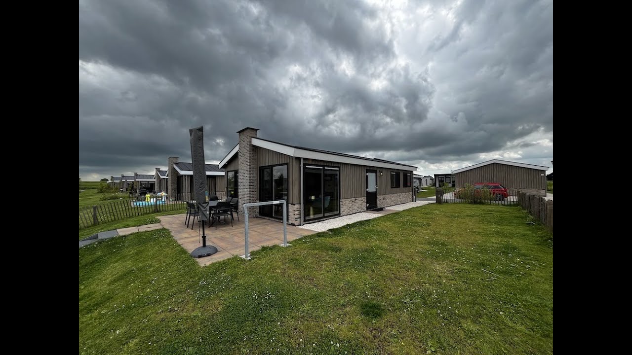 Hackfort Gris direct aan het water op EuroParcs De IJssel Eilanden te koop!