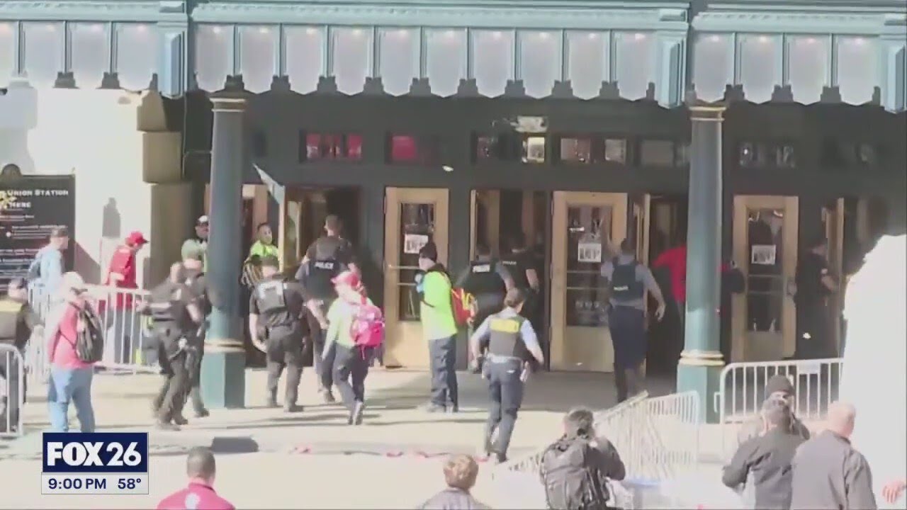 Kansas City Chiefs parade shooting leaves 1 dead, 21 injured - YouTube