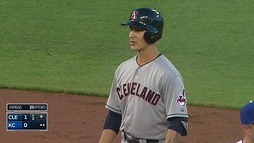 CLE@KC: Walters opens scoring with RBI double in 2nd