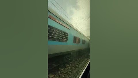 12302 hwh rajdhani express overtaking 12340 coalfield express at brisk speed