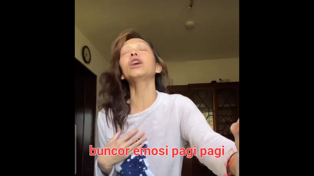 BUNDA CORLA EMOSI SURUH TELPON KERUMAH SAKIT ATAU AMBULANCE