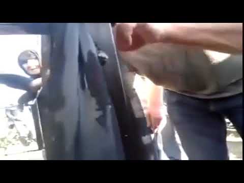 ნახეთ, სისხლი მოდის, სისხლი... გვეუბნება, აქ ვარო, ვაიმე, გავგიჟდები